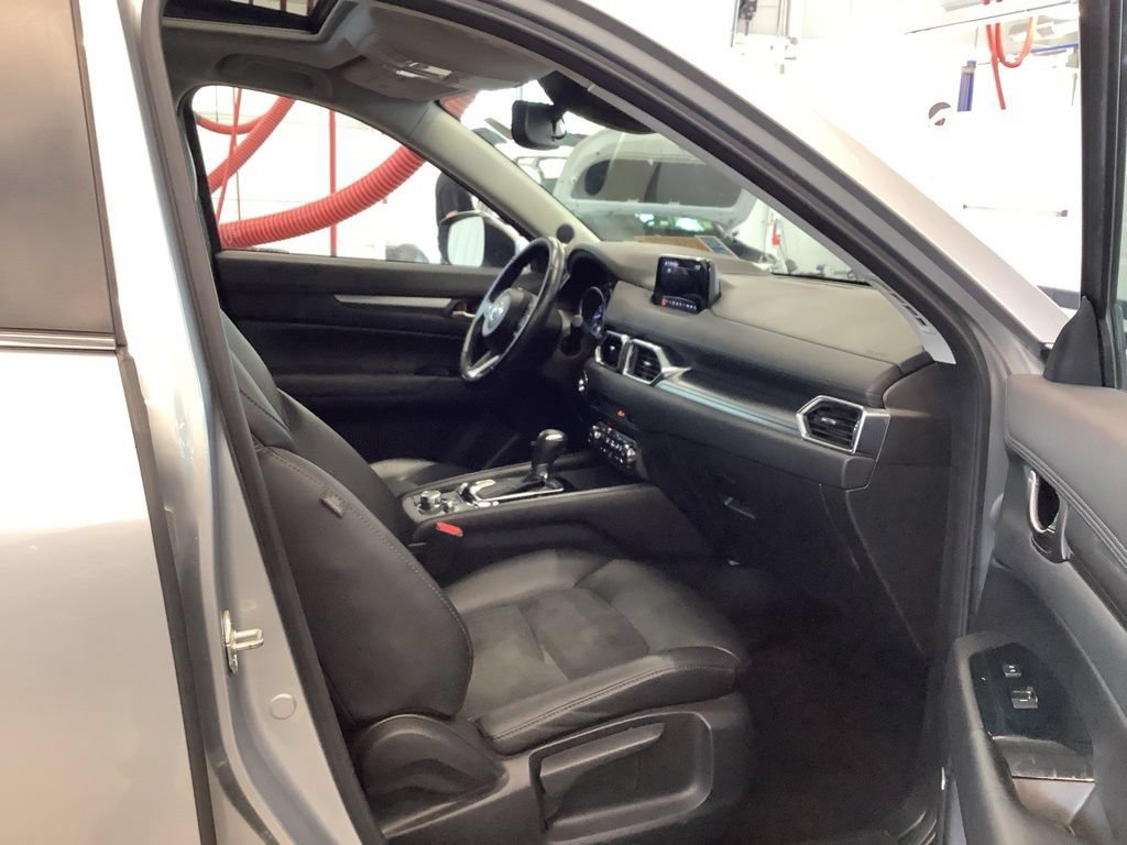 Used 2018 MAZDA CX-5 Touring w/ Preferred Equipment Package AWD/4WD image 11