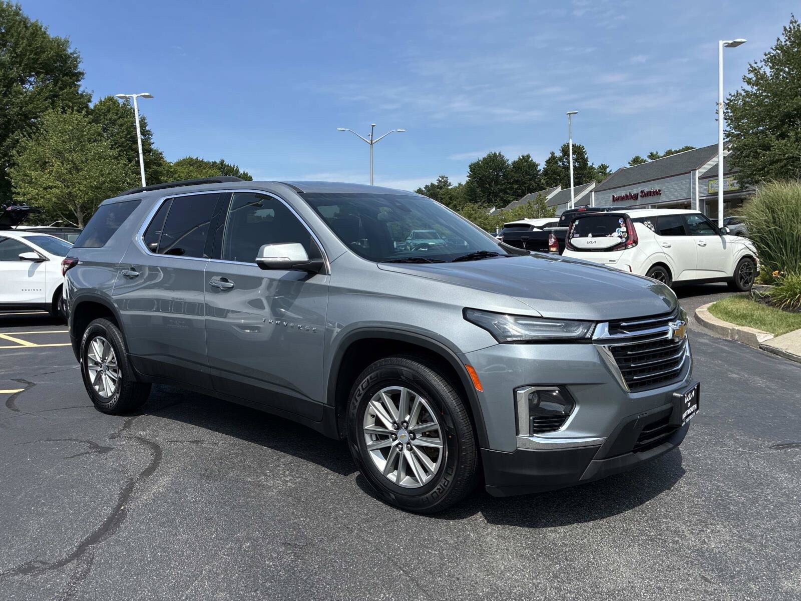 Used 2023 Chevrolet Traverse LT AWD/4WD image 3