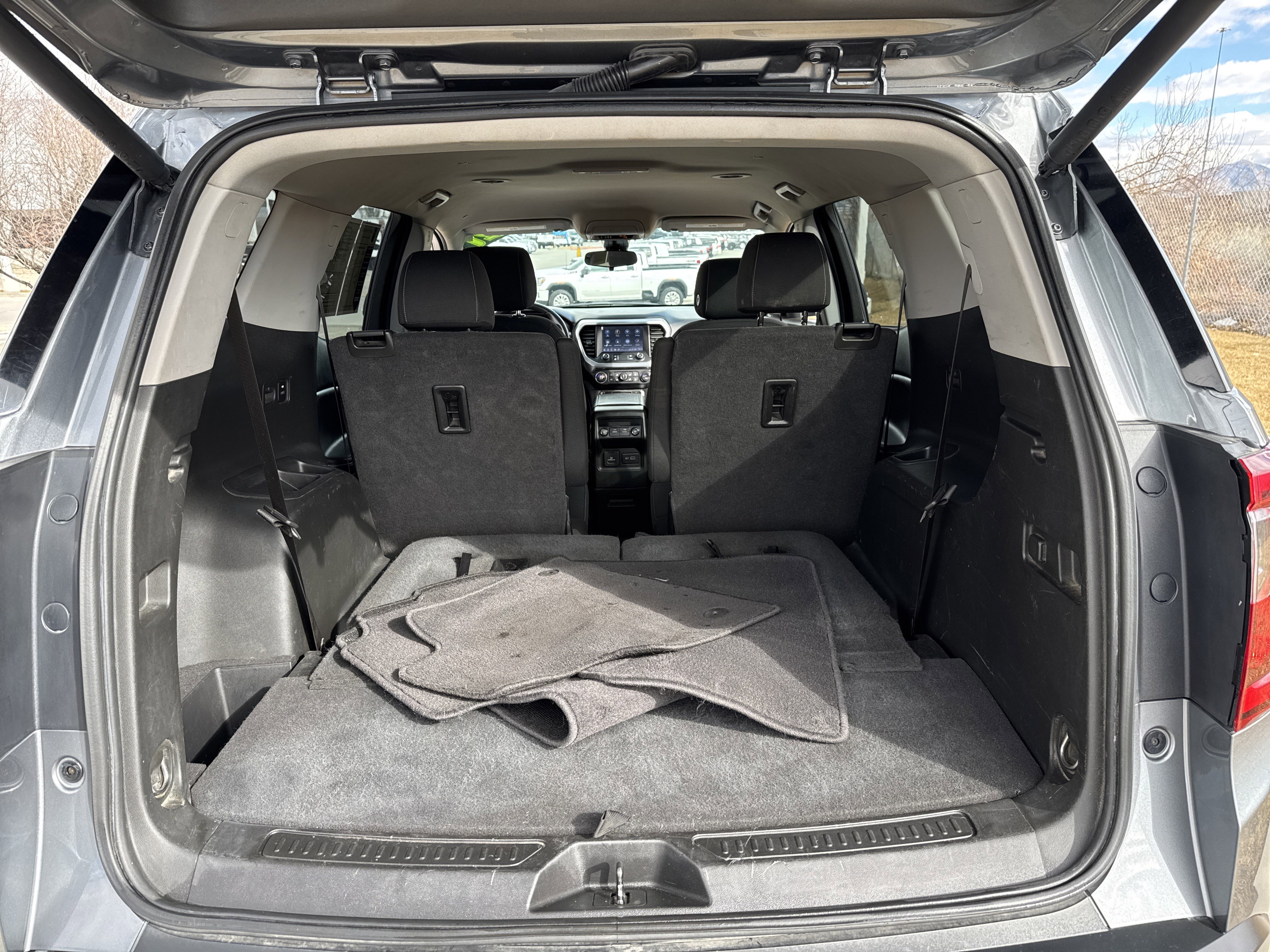 Used 2021 GMC Acadia SLE w/ Driver Convenience Package image 24