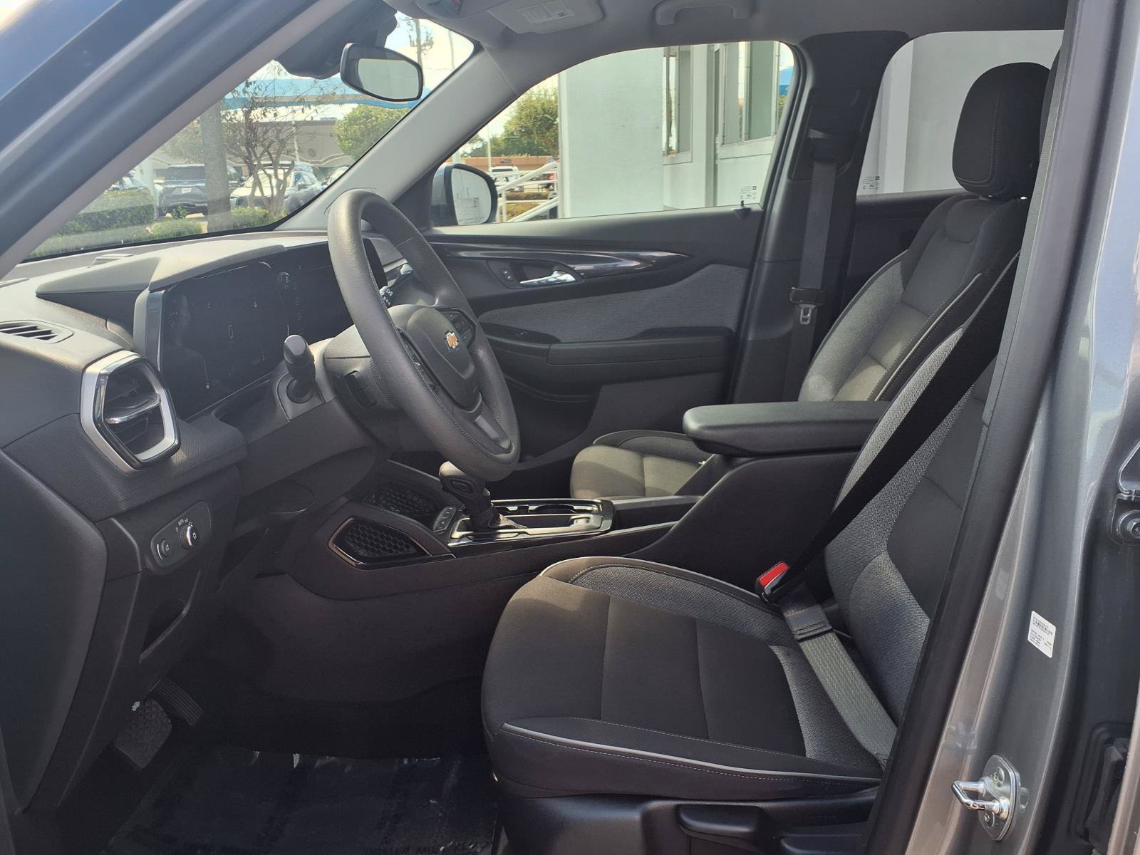 Used 2025 Chevrolet TrailBlazer LT FWD image 17