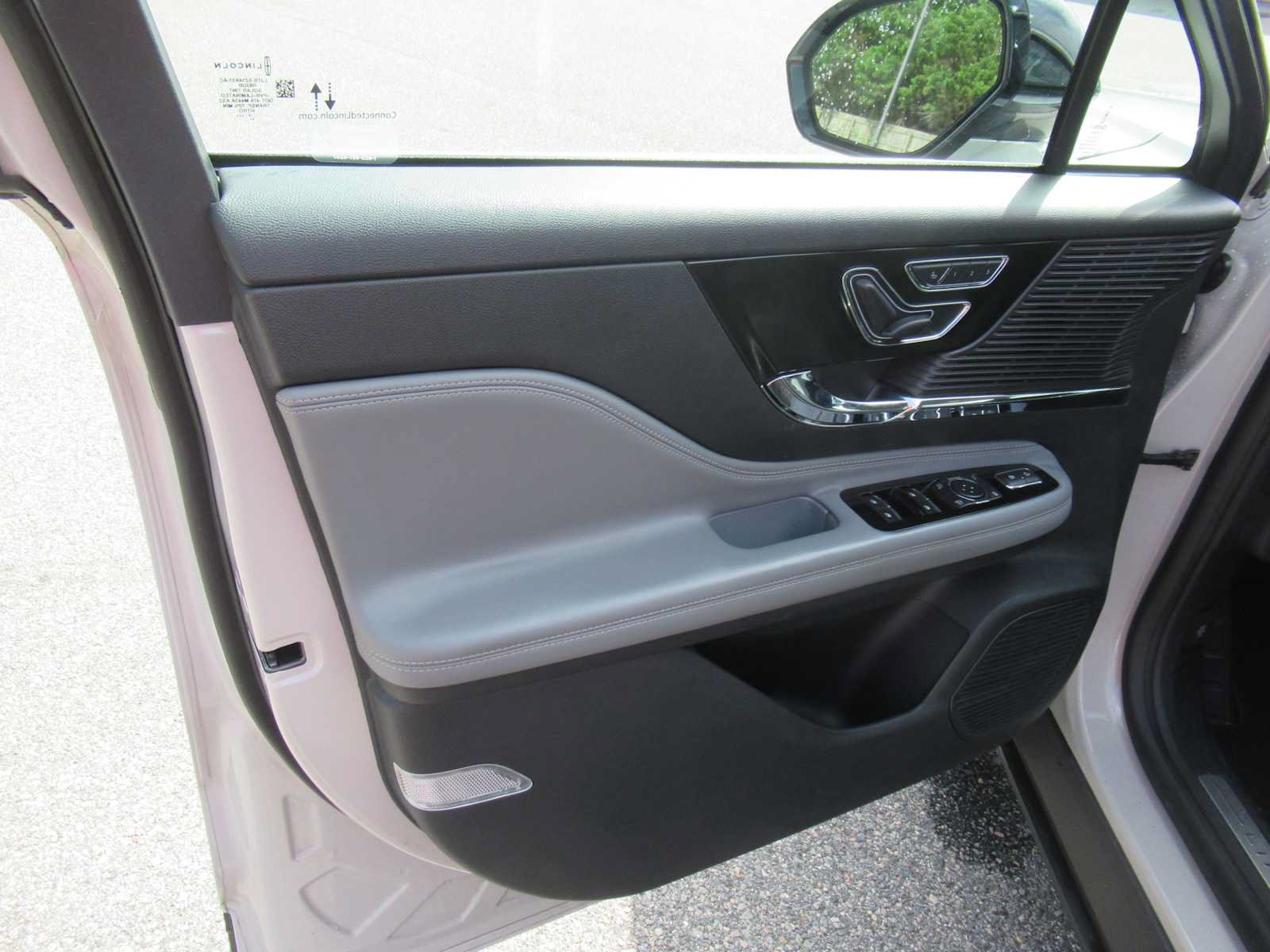 Used 2022 Lincoln Corsair FWD image 15
