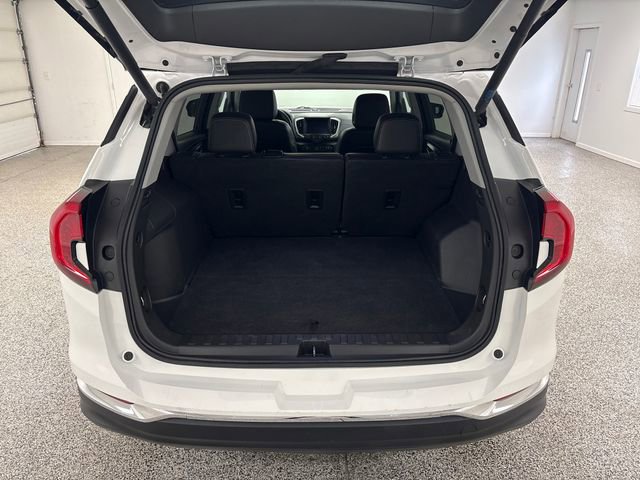 Used 2024 GMC Terrain SLT image 25