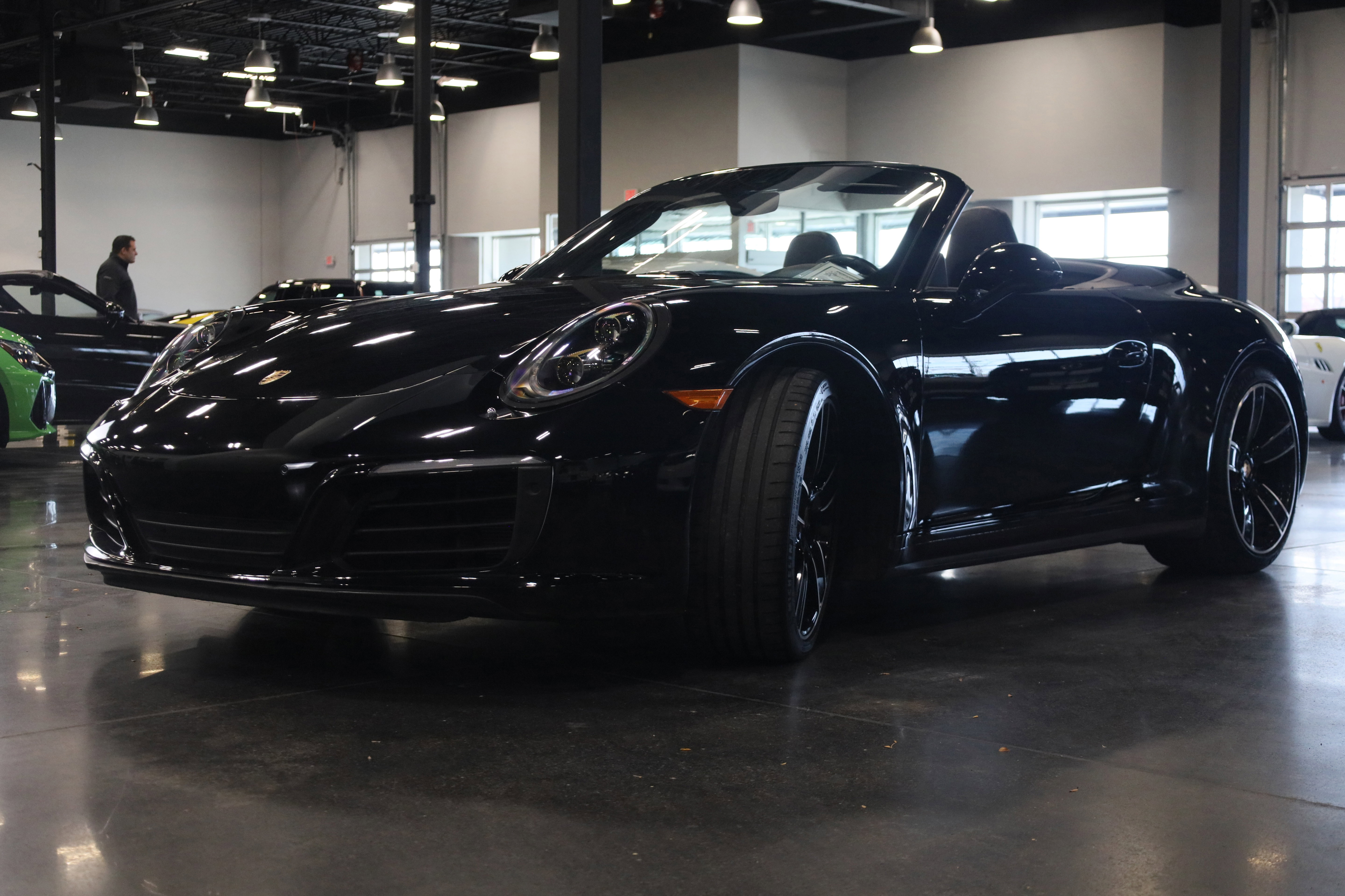 Used 2017 Porsche 911 Carrera 4S image 3