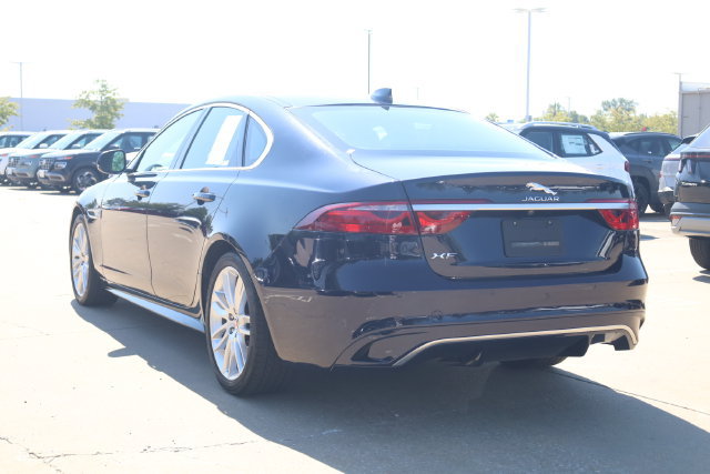 Used 2023 Jaguar XF R-Dynamic SE AWD/4WD image 7