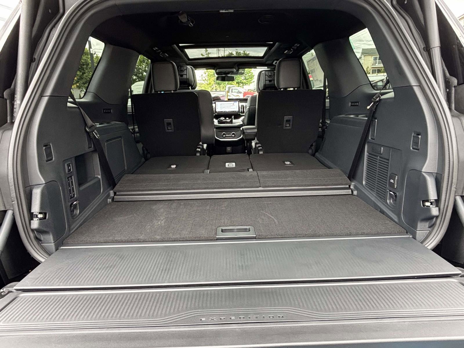 New 2026 Ford Expedition Platinum w/ Stealth Performance Package AWD/4WD image 14