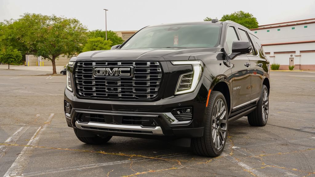 New 2026 GMC Yukon Denali Ultimate AWD/4WD image 2
