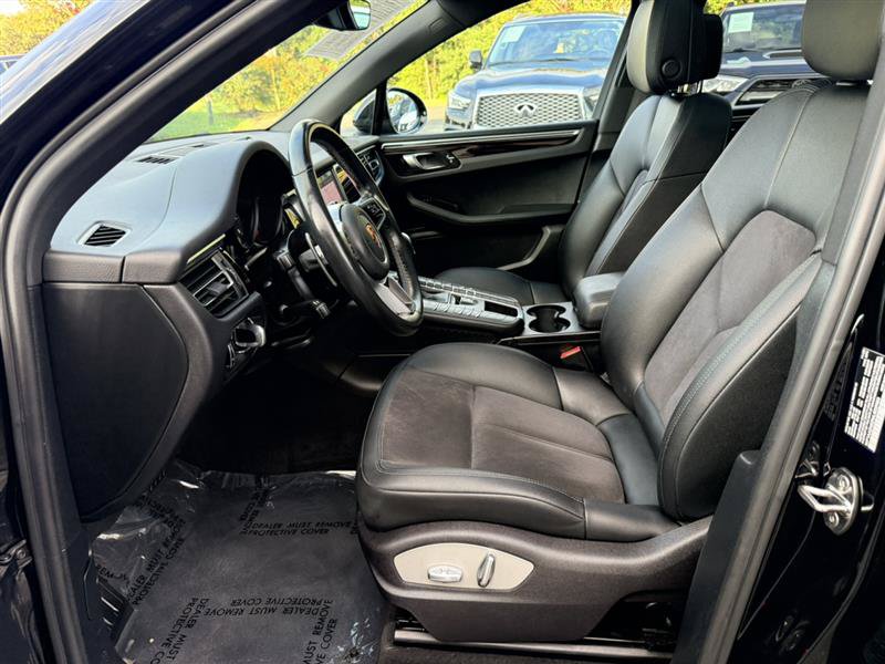 Used 2021 Porsche Macan AWD/4WD image 29