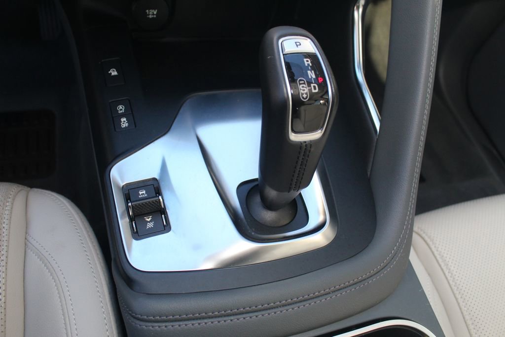 Used 2020 Jaguar E-PACE AWD/4WD image 15