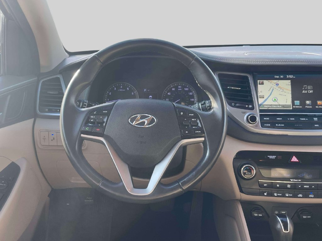 Used 2017 Hyundai Tucson SE Plus AWD/4WD image 14