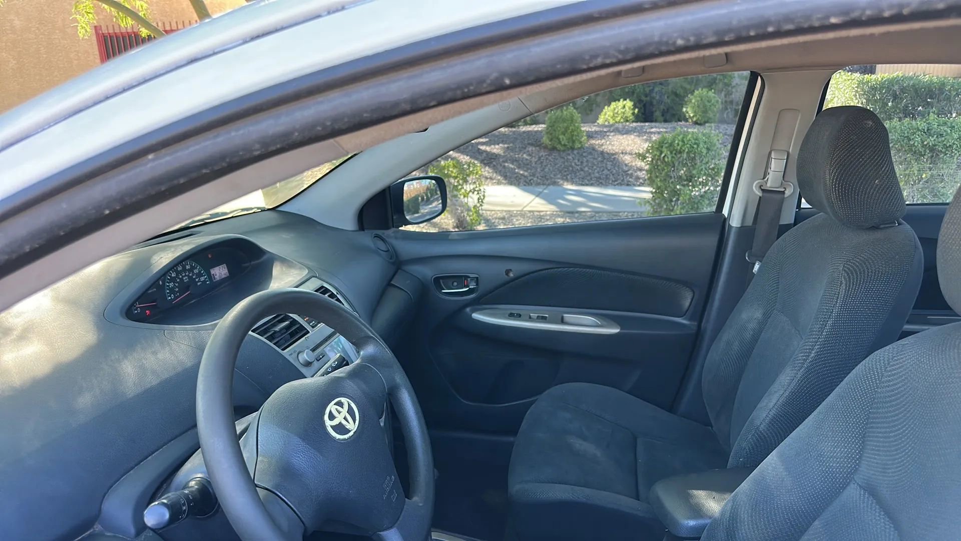 Used 2010 Toyota Yaris Sedan FWD image 8