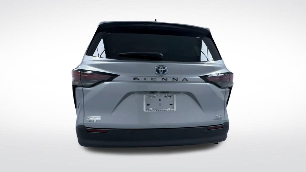 Certified 2024 Toyota Sienna XLE w/ XLE Plus Package AWD/4WD image 8