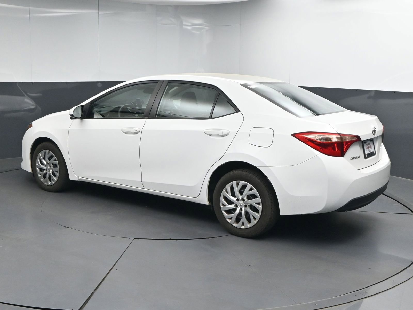 Used 2019 Toyota Corolla LE image 5
