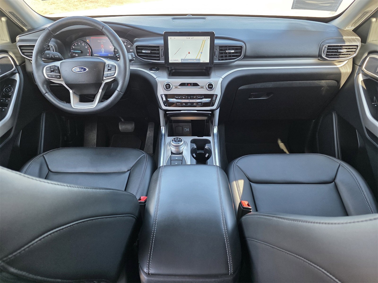 Used 2022 Ford Explorer XLT w/ Equipment Group 202A image 19