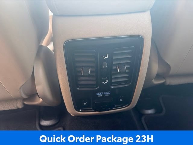 Used 2014 Jeep Grand Cherokee Limited w/ Luxury Group II AWD/4WD image 11