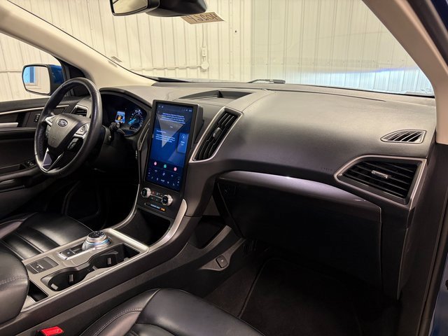 Used 2023 Ford Edge SEL image 16
