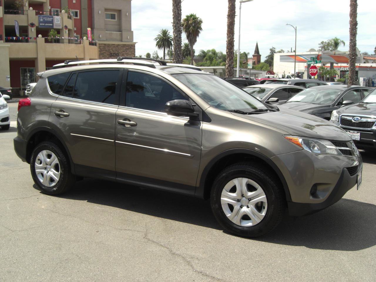 Used 2015 Toyota RAV4 LE FWD image 18