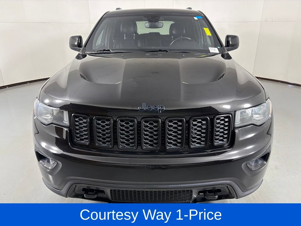 Used 2019 Jeep Grand Cherokee Laredo RWD image 4