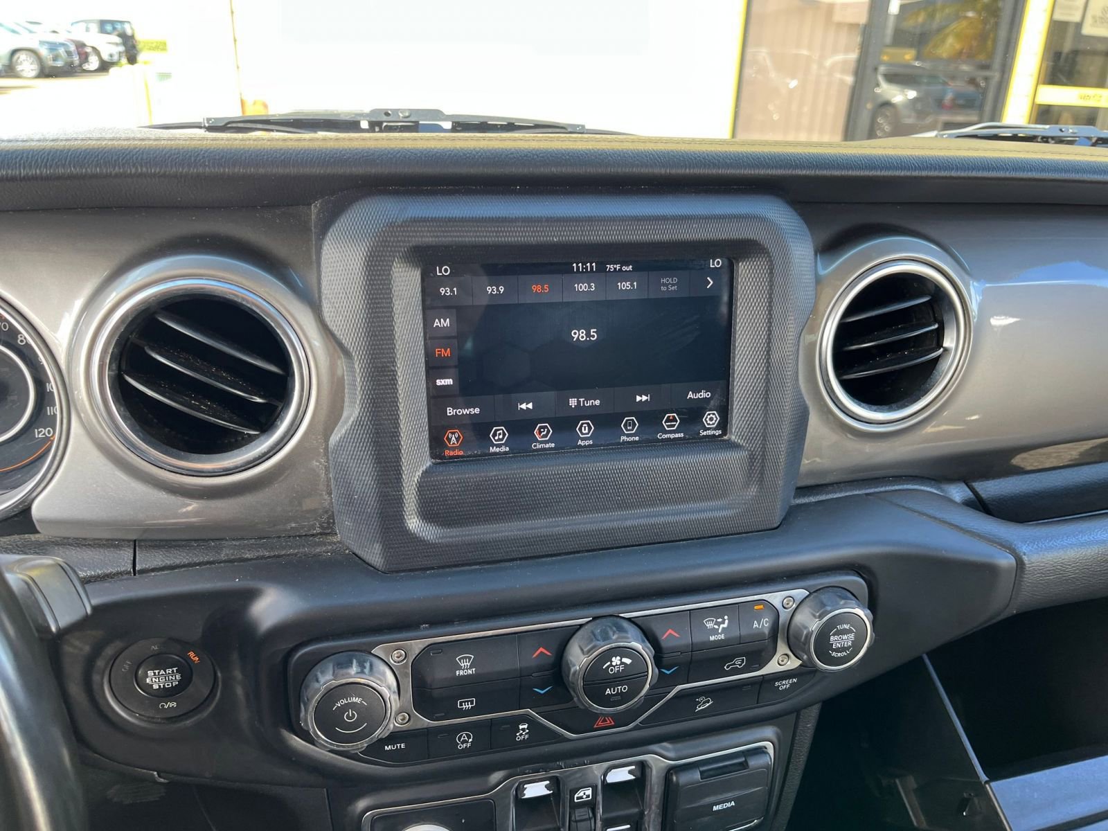 Used 2020 Jeep Wrangler Unlimited Sahara image 18
