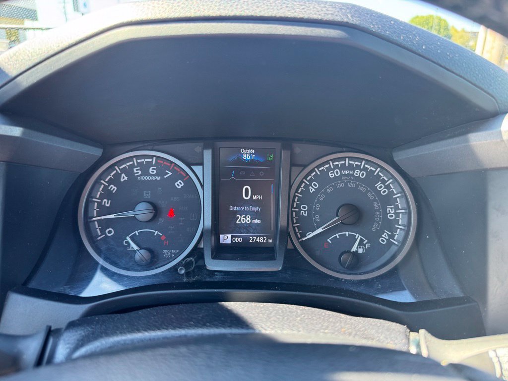 Used 2021 Toyota Tacoma TRD Off-Road w/ Technology Package AWD/4WD image 15