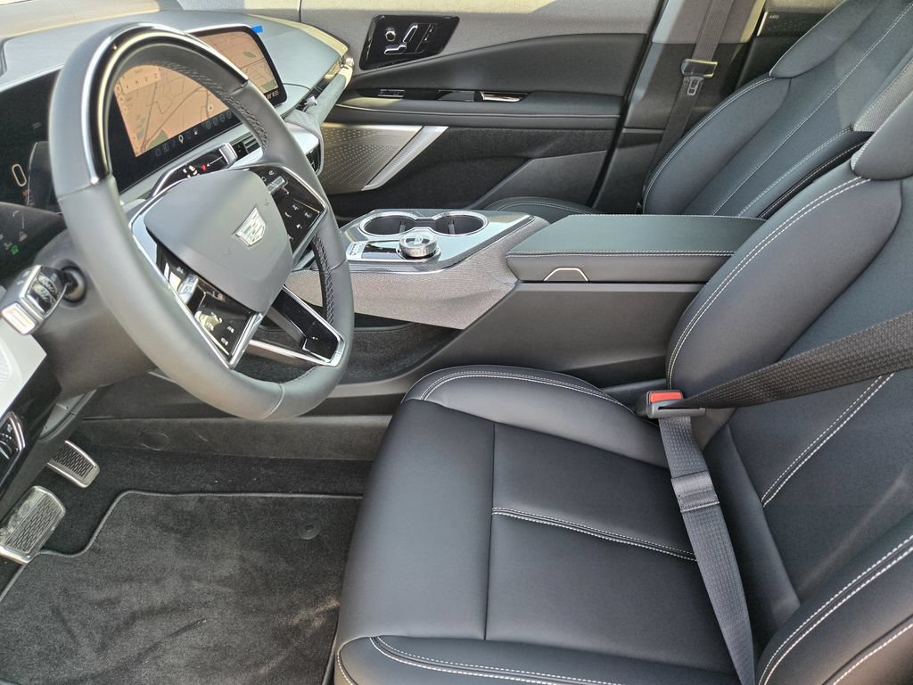 New 2027 Cadillac Optiq Luxury AWD/4WD image 7