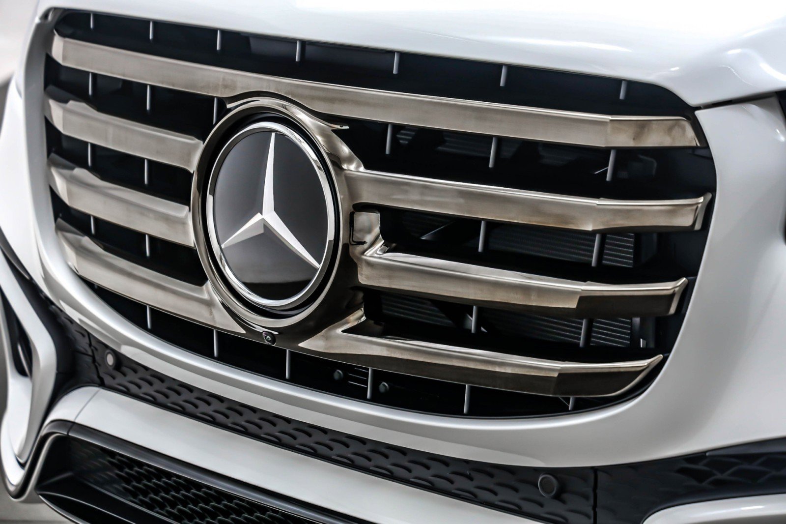New 2026 Mercedes-Benz GLS 580 4MATIC image 13
