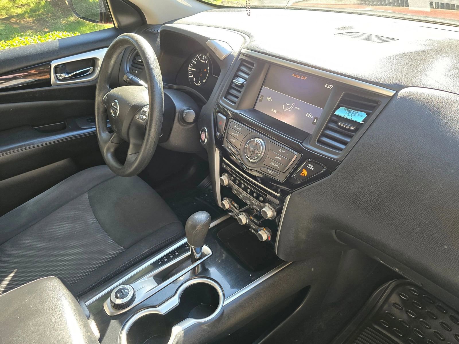 Used 2018 Nissan Pathfinder S AWD/4WD image 10