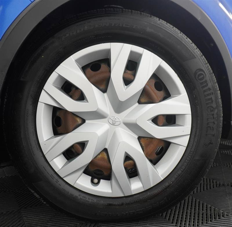 Used 2019 Toyota C-HR LE FWD image 3