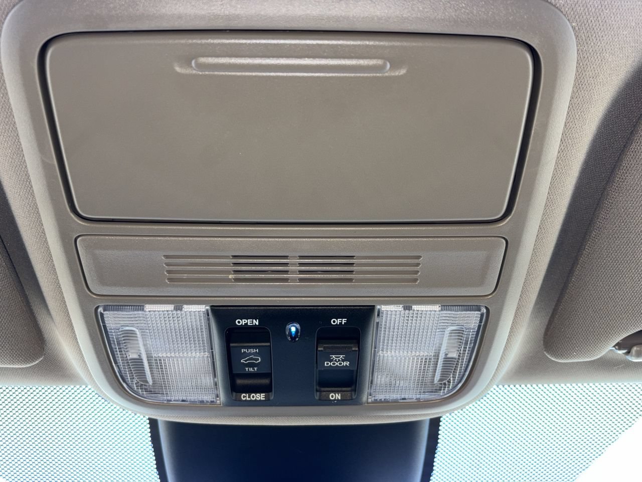 Used 2024 Honda Odyssey EX-L image 11