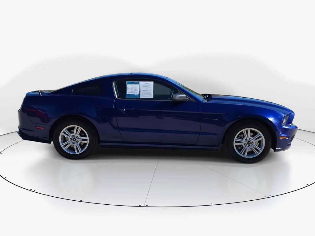 Used 2014 Ford Mustang Coupe image 3