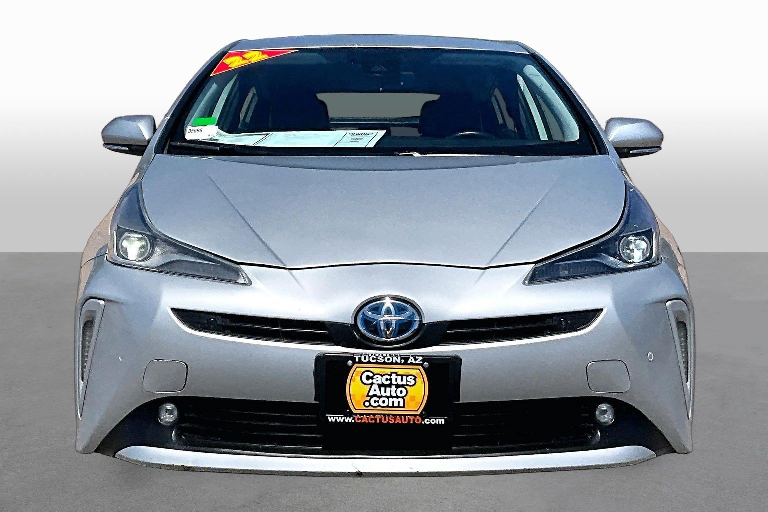 Used 2022 Toyota Prius XLE FWD image 3