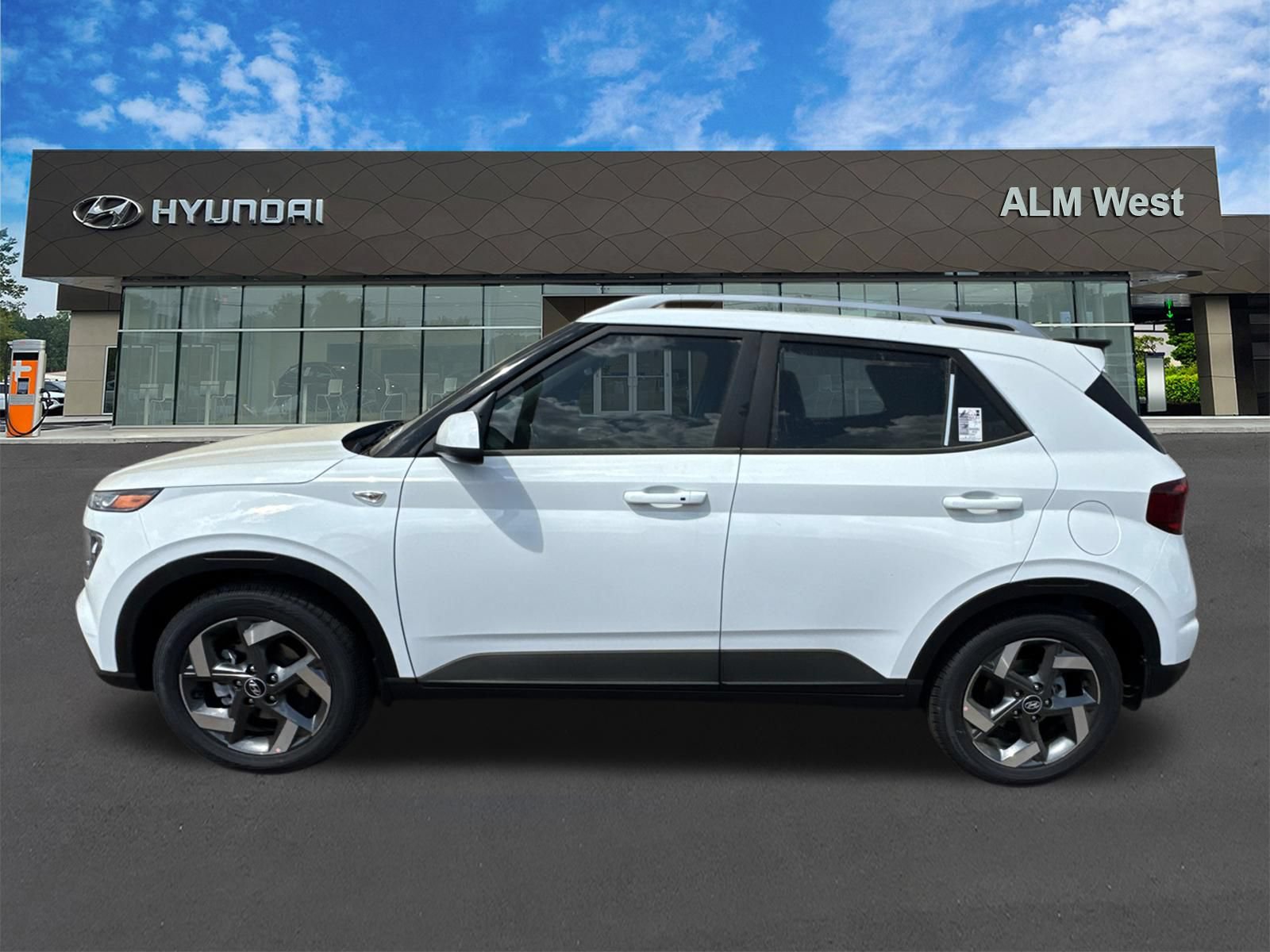 New 2026 Hyundai Venue SEL FWD image 9