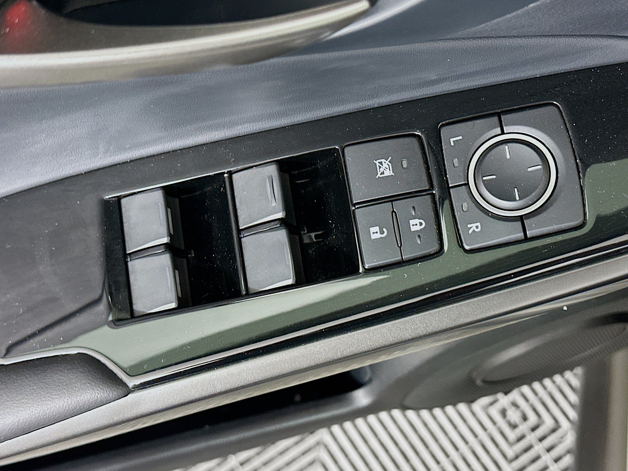 Used 2023 Lexus IS 300 w/ Comfort Package RWD image 15