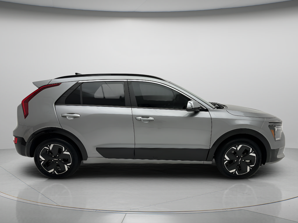 Used 2024 Kia Niro Wind w/ Wind Preserve Package FWD video 2