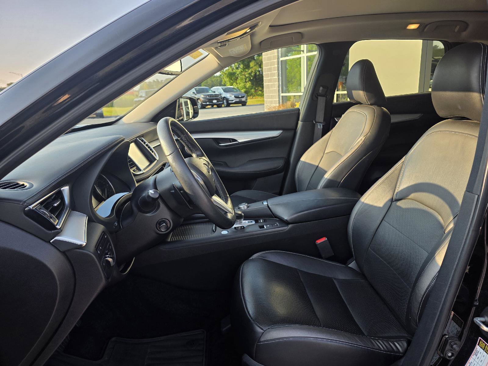 Used 2019 INFINITI QX50 Essential w/ Premium Heat Package image 9