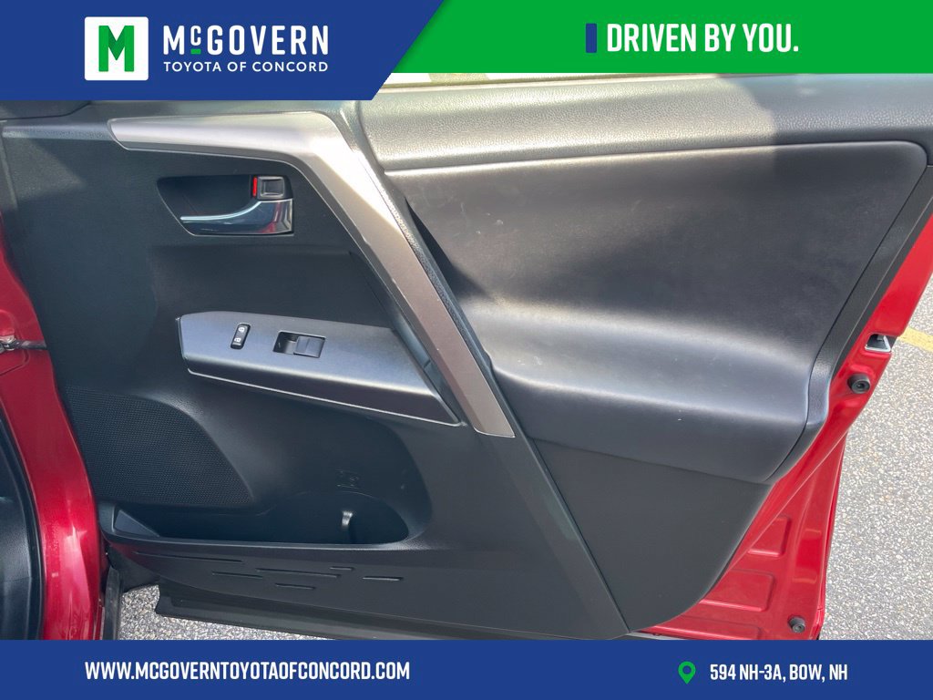 Used 2016 Toyota RAV4 XLE AWD/4WD image 25