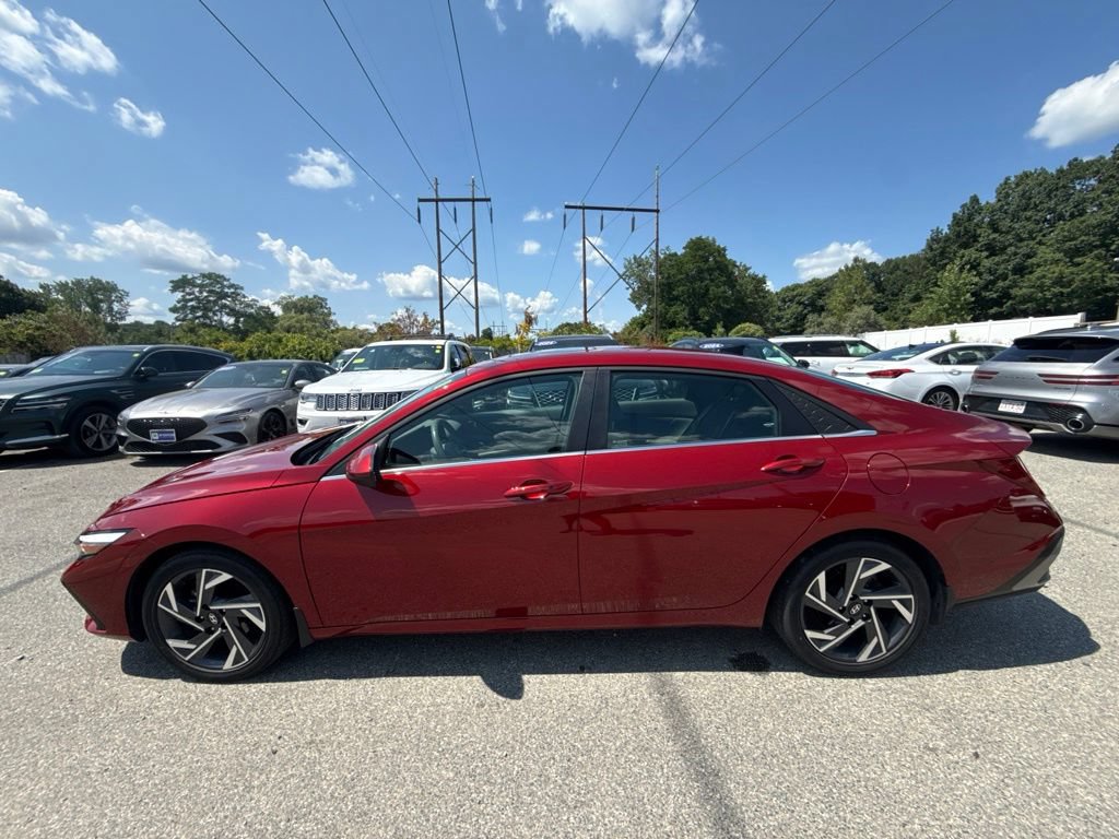 Used 2025 Hyundai Elantra SEL FWD image 8