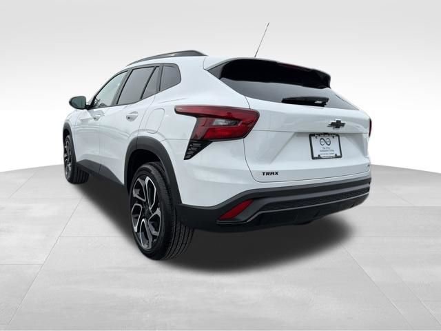 Used 2025 Chevrolet Trax RS w/ Driver Confidence Package image 5