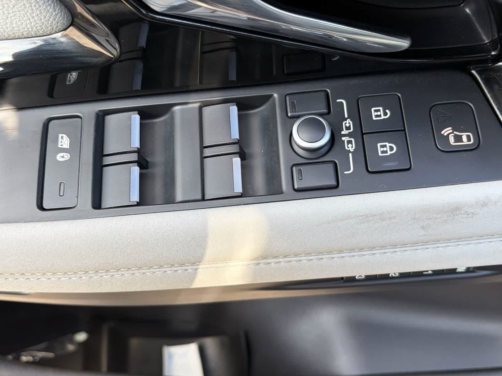 Used 2021 Land Rover Range Rover Evoque S AWD/4WD image 16