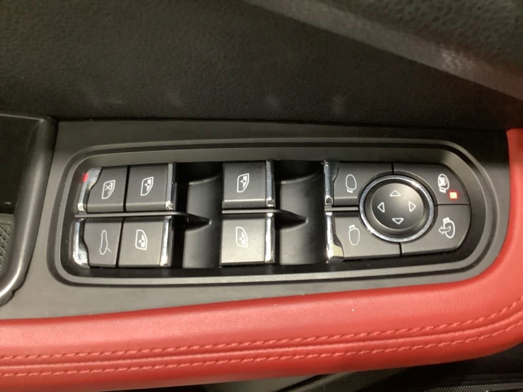 Used 2020 Porsche Macan S image 17