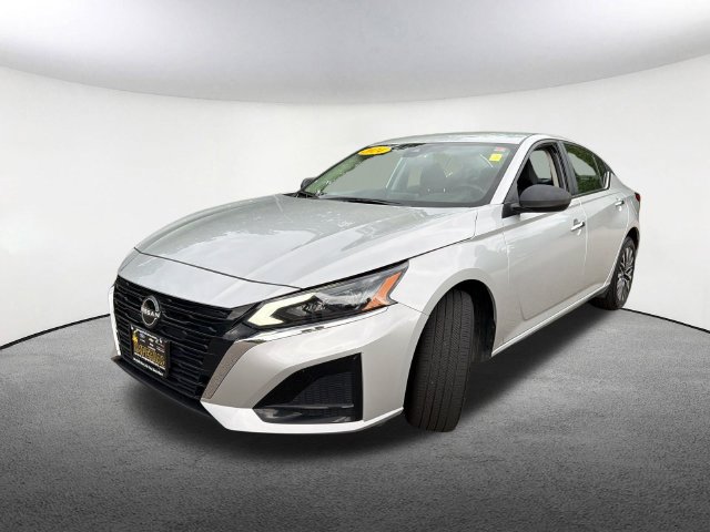 Used 2024 Nissan Altima 2.5 SV AWD/4WD image 4