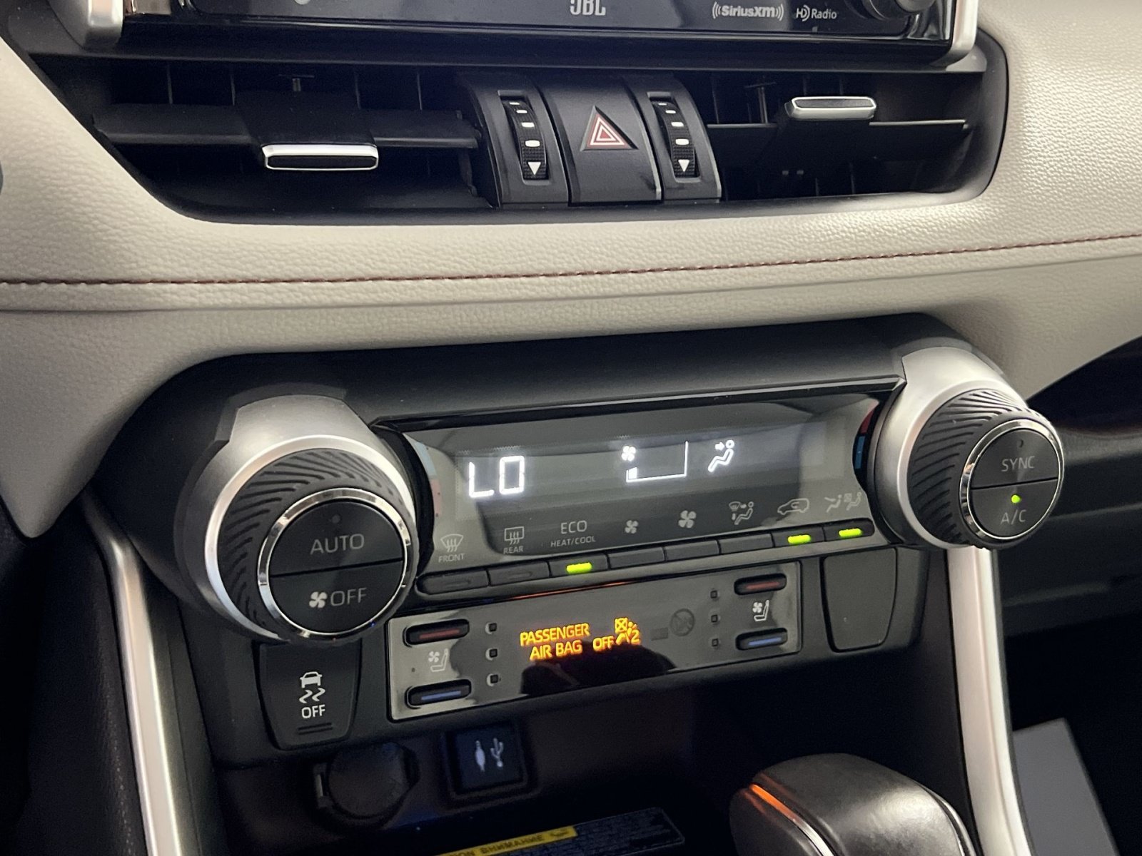 Used 2019 Toyota RAV4 Limited AWD/4WD image 21