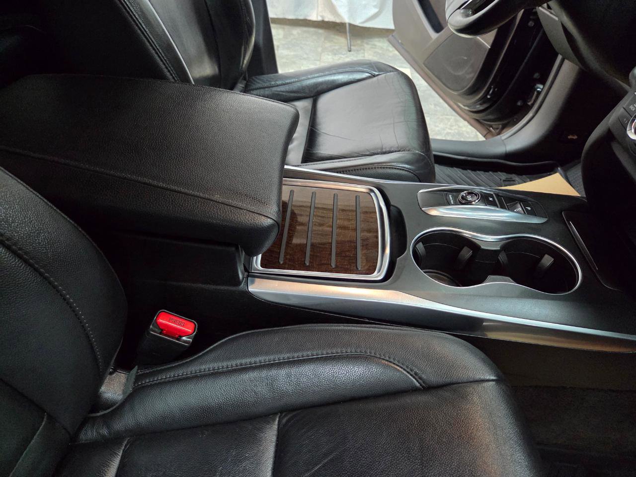 Used 2017 Acura MDX SH-AWD 4D SUV image 26