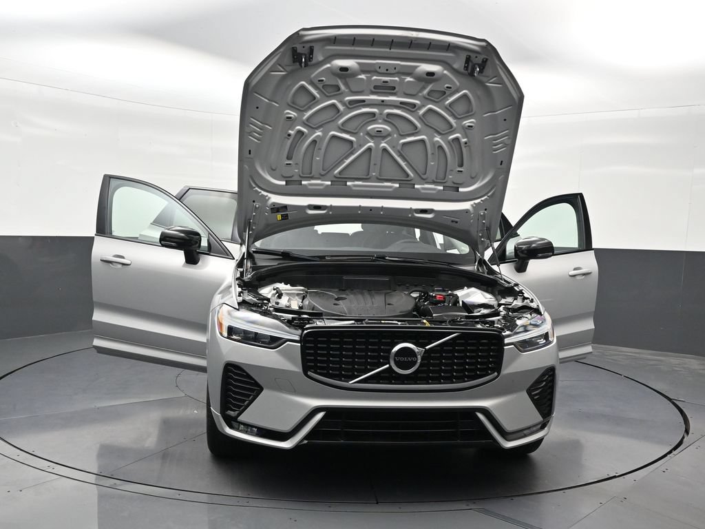 Certified 2024 Volvo XC60 B5 Core AWD/4WD image 40