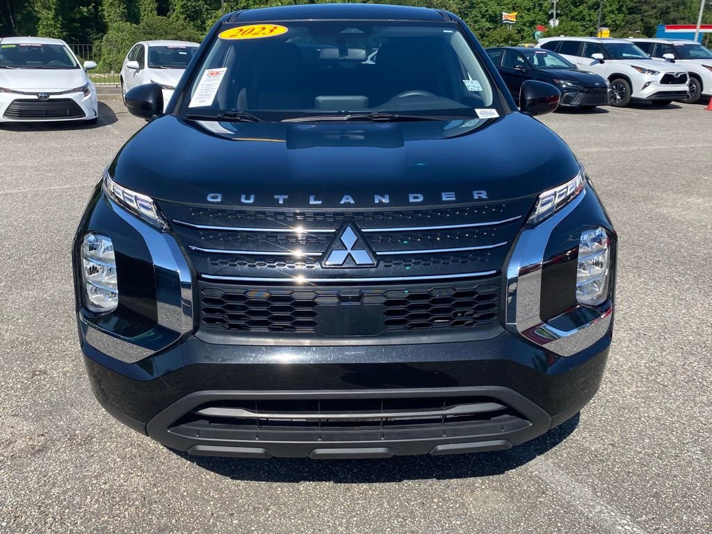 Used 2023 Mitsubishi Outlander ES FWD image 19