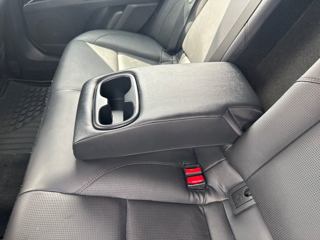 Used 2025 Toyota Camry XLE image 32