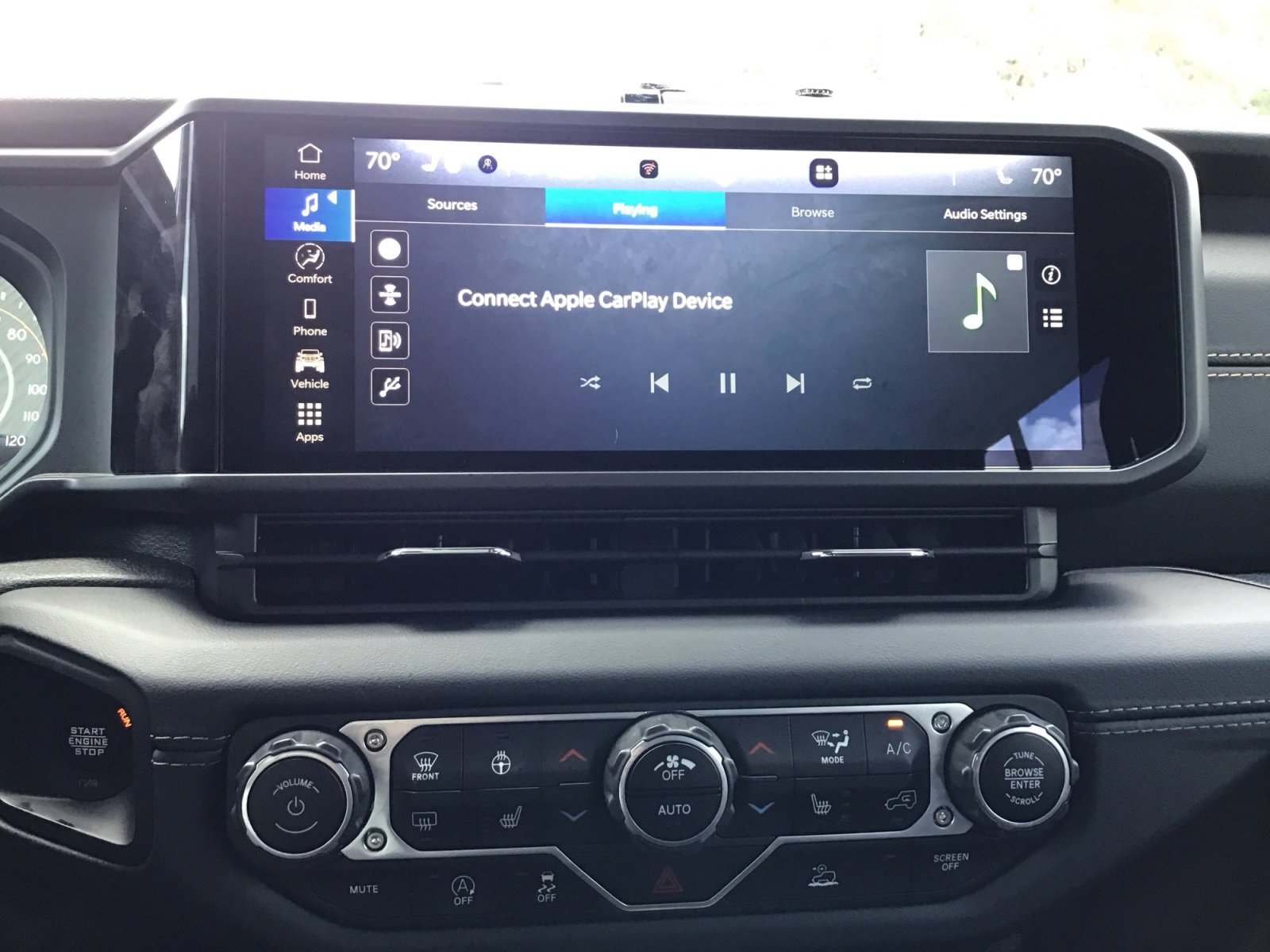 Used 2024 Jeep Gladiator Sport AWD/4WD image 15