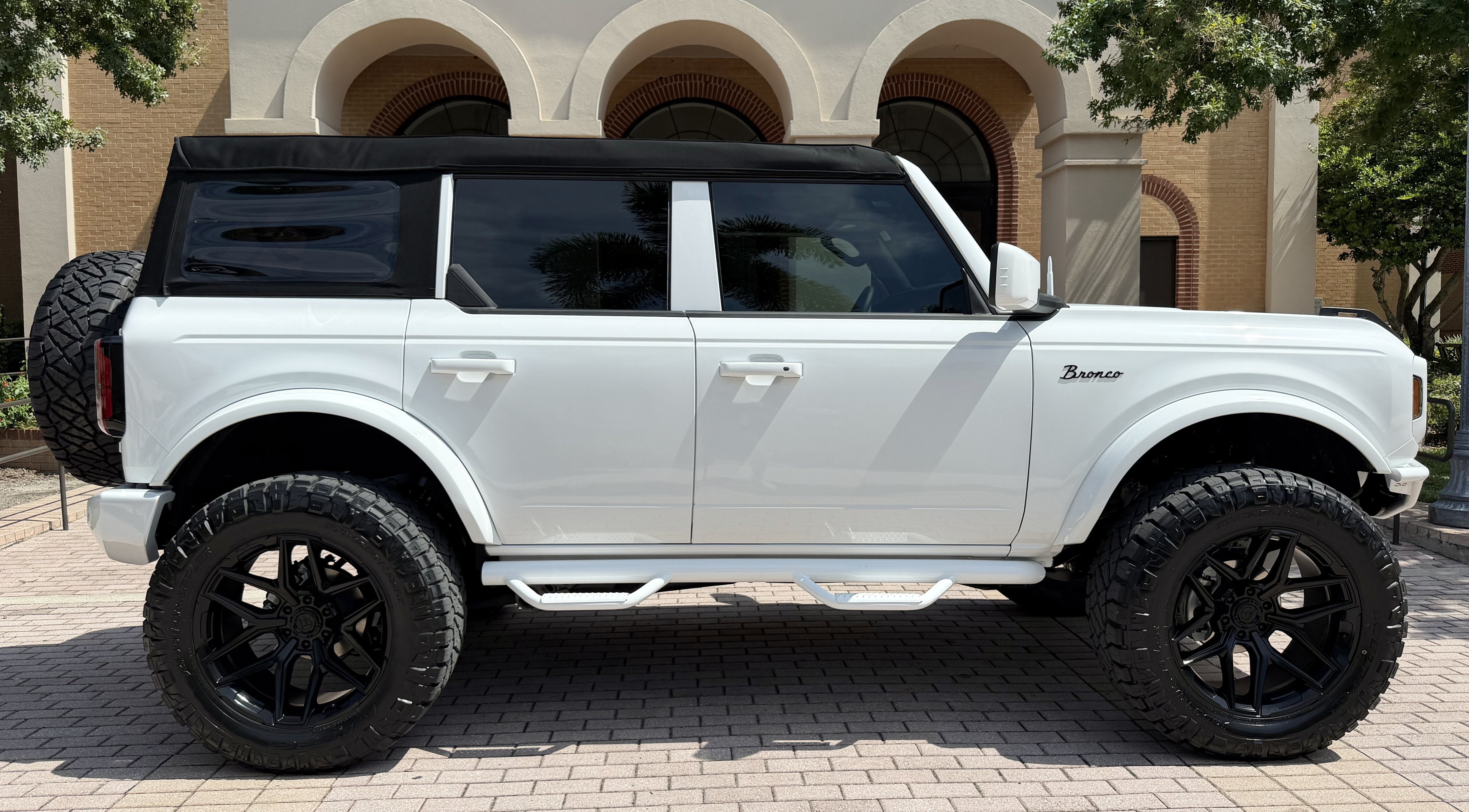 Used 2026 Ford Bronco Outer Banks AWD/4WD image 9