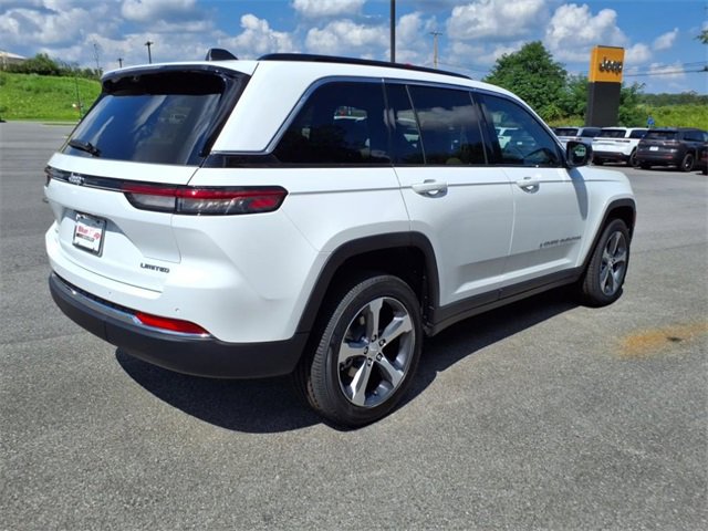 New 2025 Jeep Grand Cherokee Limited w/ Luxury Tech Group II image 4
