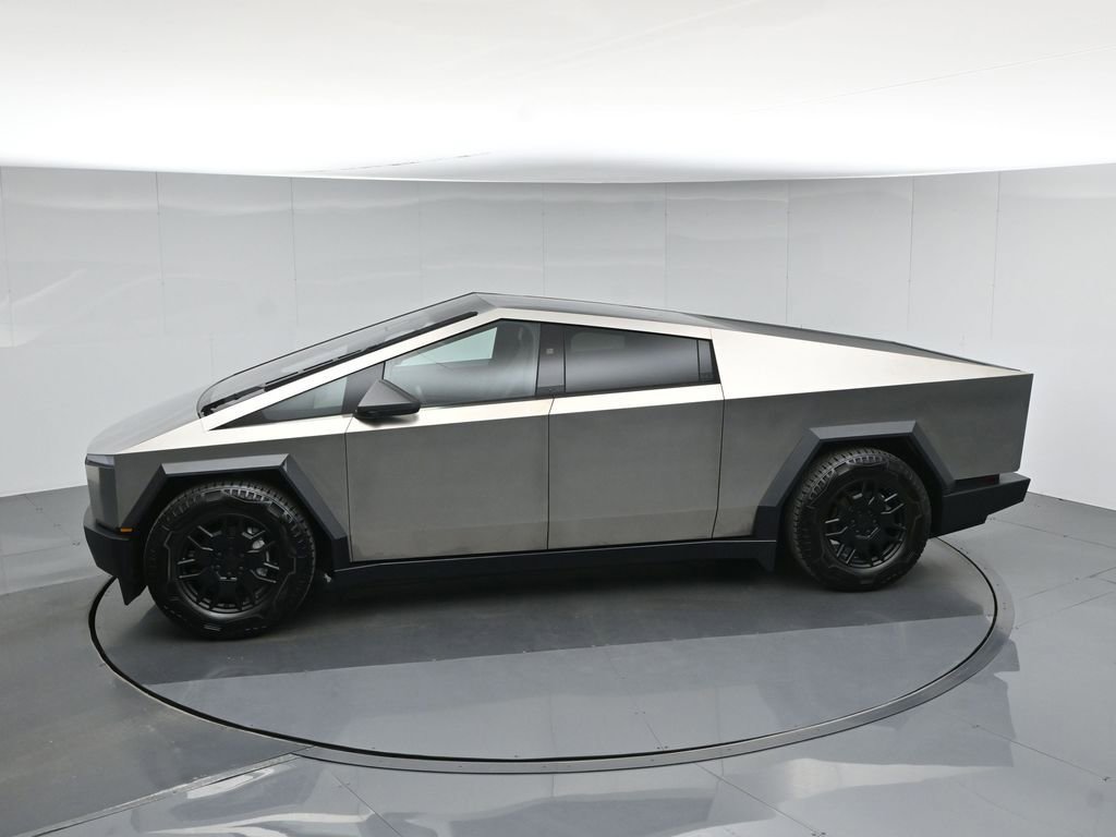 Used 2025 Tesla Cybertruck AWD Crew Cab image 41