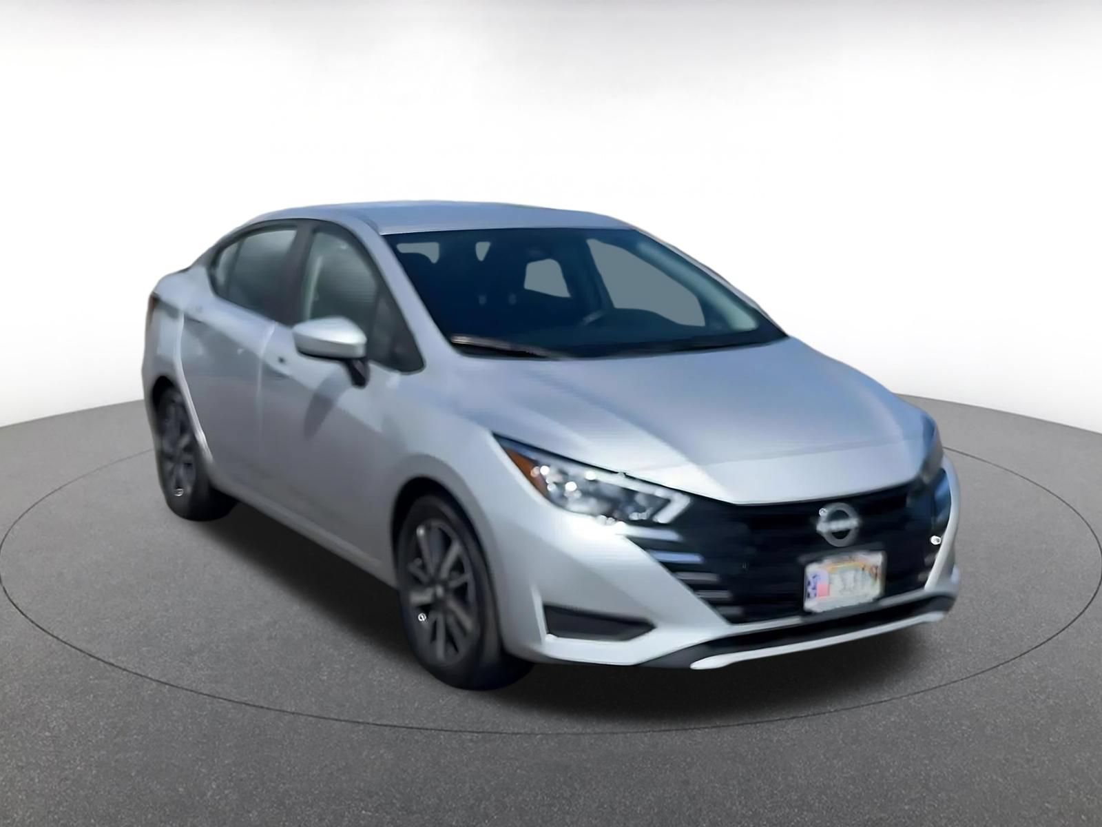 Used 2025 Nissan Versa SV FWD image 3